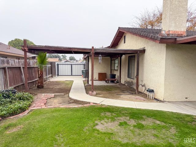 3105 Fortune Street, Bakersfield, CA 93313