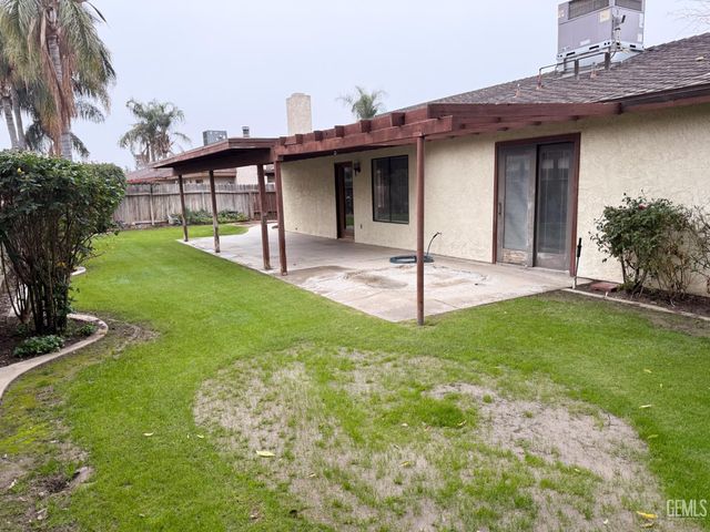 3105 Fortune Street, Bakersfield, CA 93313