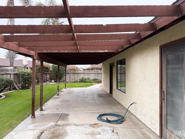 3105 Fortune Street, Bakersfield, CA 93313