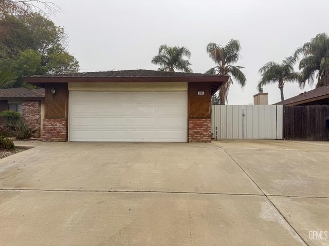3105 Fortune Street, Bakersfield, CA 93313