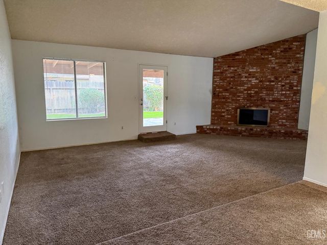 3105 Fortune Street, Bakersfield, CA 93313