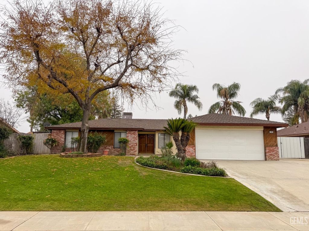 3105 Fortune Street, Bakersfield, CA 93313