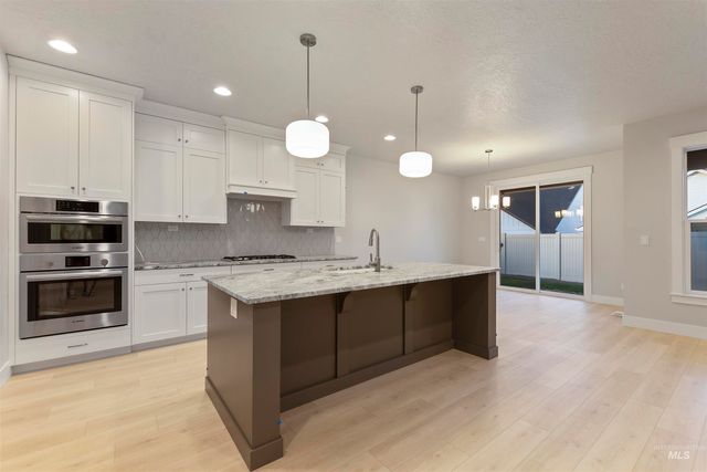 485 Hidden Mill Ct, Middleton, ID 83644