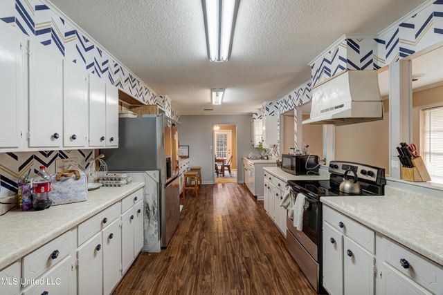 156 Balboa Drive, Hattiesburg, MS 39402