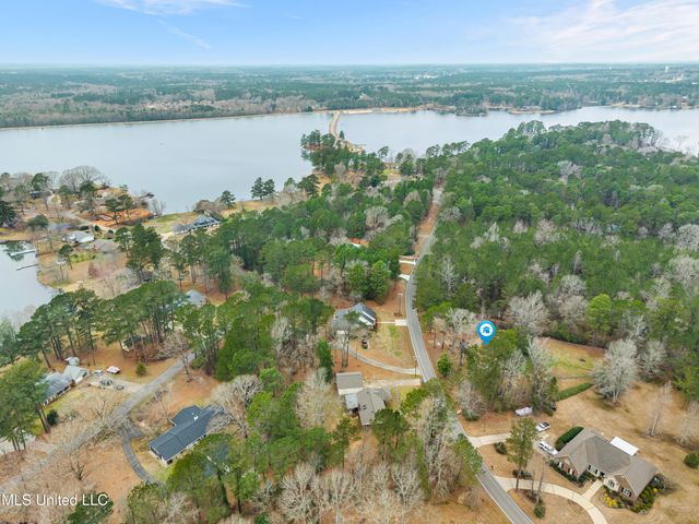 156 Balboa Drive, Hattiesburg, MS 39402