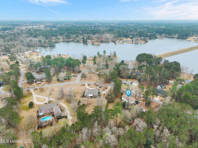 156 Balboa Drive, Hattiesburg, MS 39402