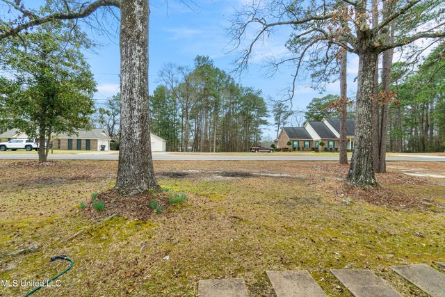 156 Balboa Drive, Hattiesburg, MS 39402