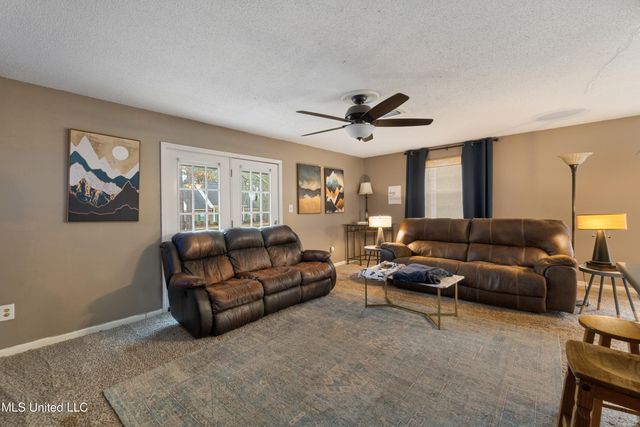 156 Balboa Drive, Hattiesburg, MS 39402