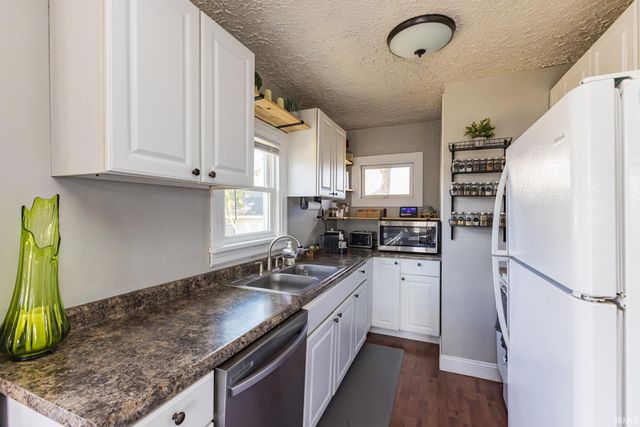 800 W Wills Avenue, Muncie, IN 47303