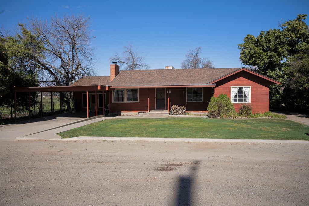 534 E Morton Avenue, Porterville, CA 93257