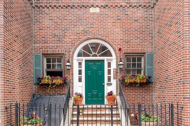 290 North St 2, Boston, MA 02113