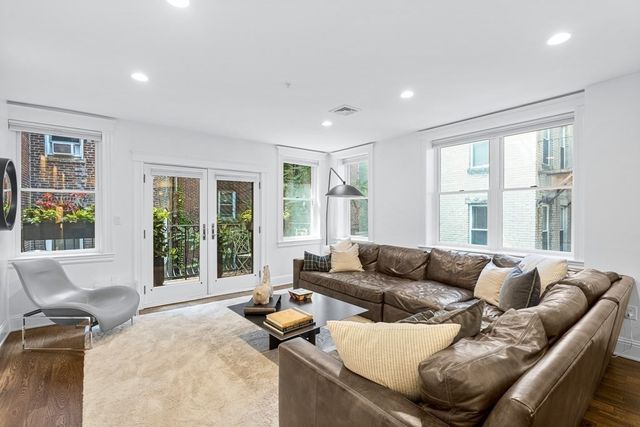 290 North St 2, Boston, MA 02113
