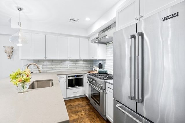 290 North St 2, Boston, MA 02113