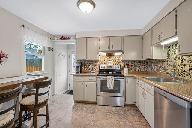 4 Kittery Drive, Nashua, NH 03062