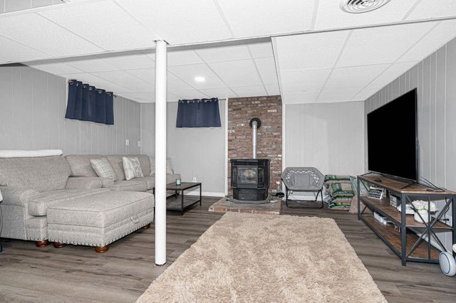 4 Kittery Drive, Nashua, NH 03062