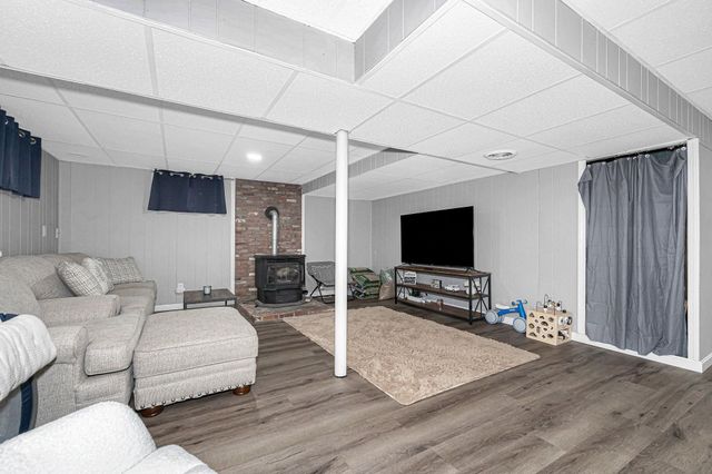 4 Kittery Drive, Nashua, NH 03062