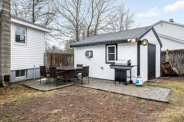 4 Kittery Drive, Nashua, NH 03062