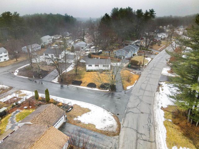 4 Kittery Drive, Nashua, NH 03062