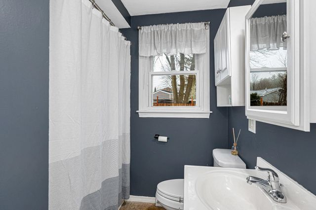 4 Kittery Drive, Nashua, NH 03062