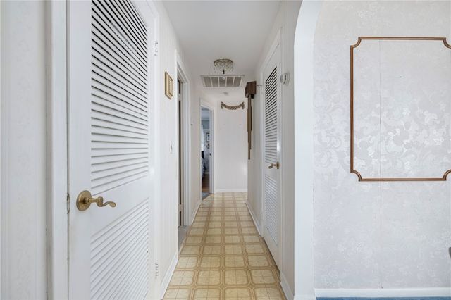 39 Holiday Avenue, Warwick, RI 02888