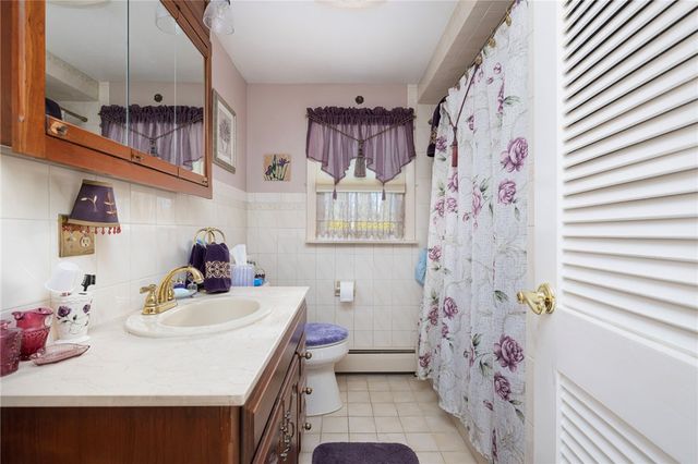 39 Holiday Avenue, Warwick, RI 02888