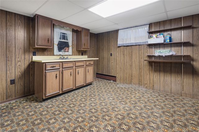 39 Holiday Avenue, Warwick, RI 02888