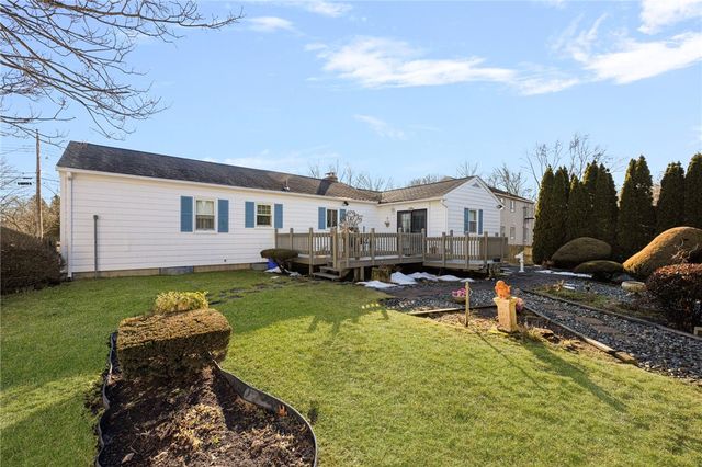 39 Holiday Avenue, Warwick, RI 02888