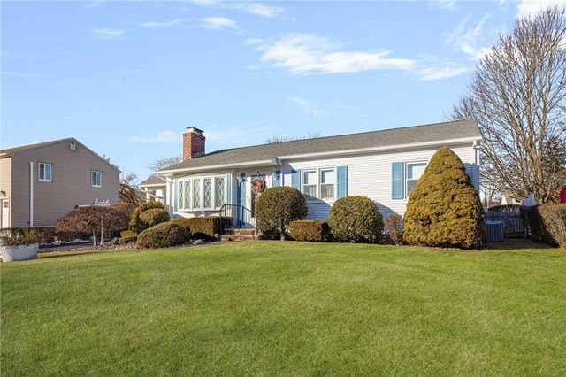 39 Holiday Avenue, Warwick, RI 02888