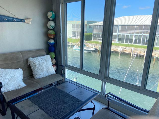 100 Lehane Terrace 28, North Palm Beach, FL 33408