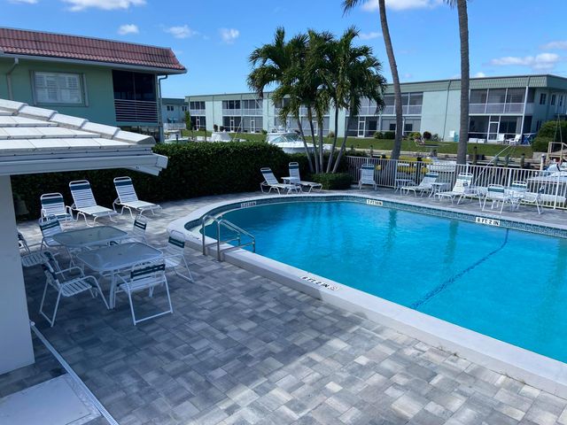 100 Lehane Terrace 28, North Palm Beach, FL 33408