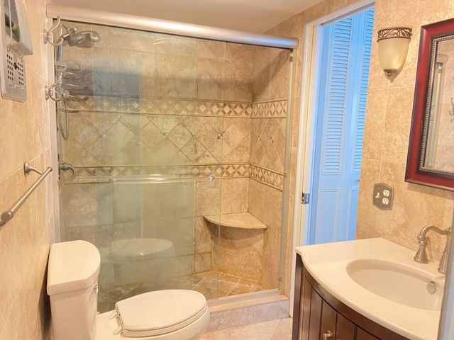 100 Lehane Terrace 28, North Palm Beach, FL 33408