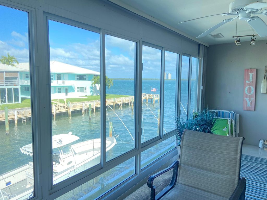 100 Lehane Terrace 28, North Palm Beach, FL 33408