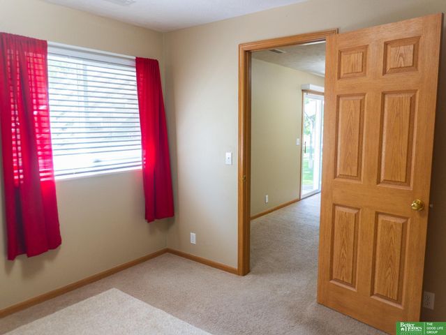 4210 S 178 Street, Omaha, NE 68135