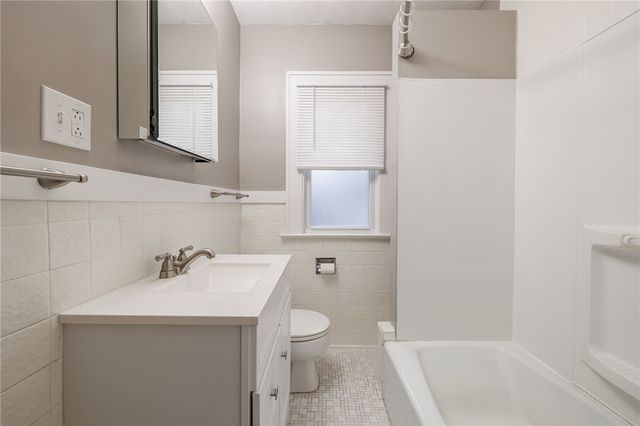 50 Florida Avenue, Greece, NY 14616