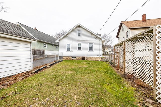 50 Florida Avenue, Greece, NY 14616