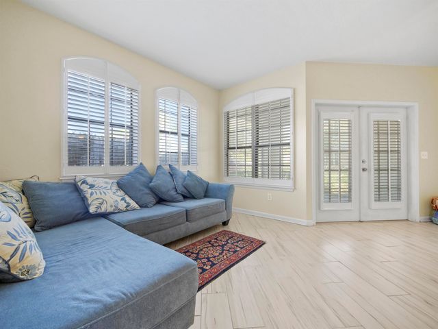 2200 Vista Cove Rd, St Augustine, FL 32084