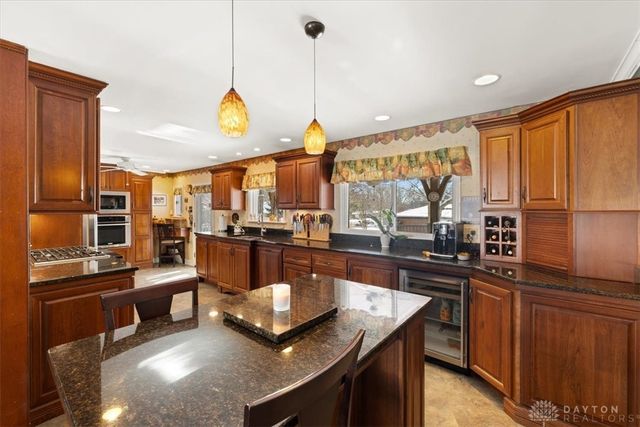 1594 Mapleton Drive, Centerville, OH 45459