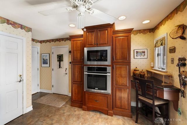 1594 Mapleton Drive, Centerville, OH 45459