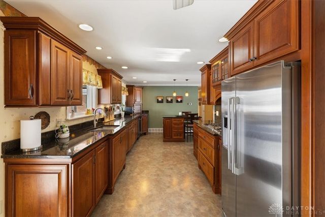 1594 Mapleton Drive, Centerville, OH 45459