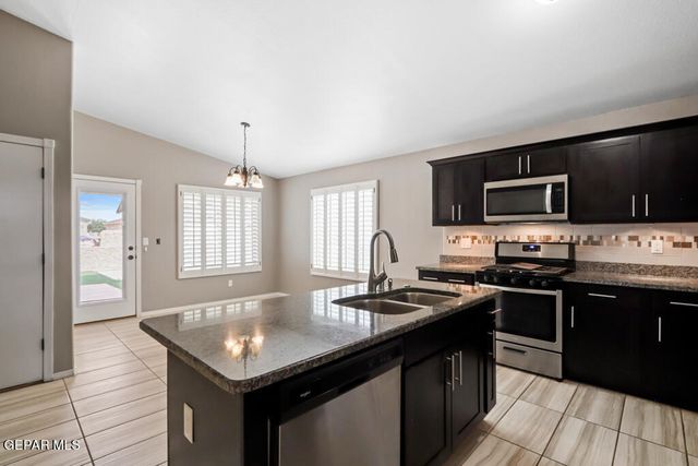 1908 THOMAS LACKLAND Street, El Paso, TX 79938