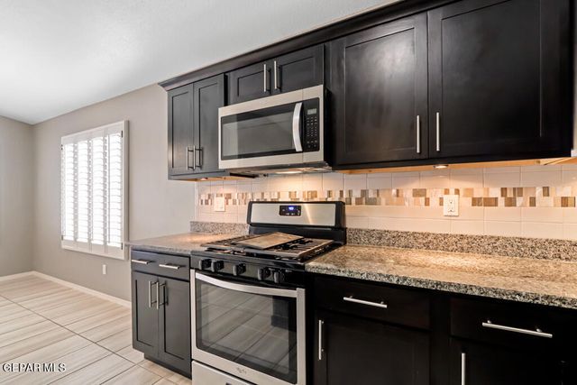 1908 THOMAS LACKLAND Street, El Paso, TX 79938