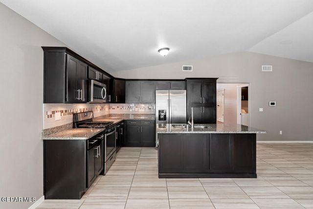 1908 THOMAS LACKLAND Street, El Paso, TX 79938