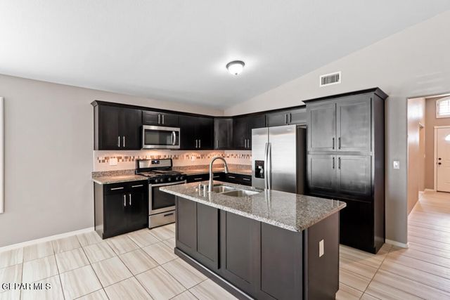 1908 THOMAS LACKLAND Street, El Paso, TX 79938