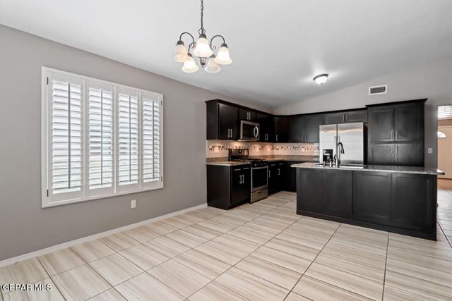 1908 THOMAS LACKLAND Street, El Paso, TX 79938