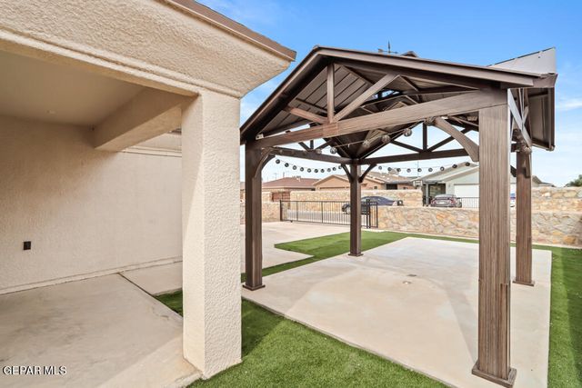 1908 THOMAS LACKLAND Street, El Paso, TX 79938