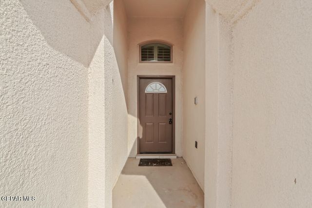 1908 THOMAS LACKLAND Street, El Paso, TX 79938