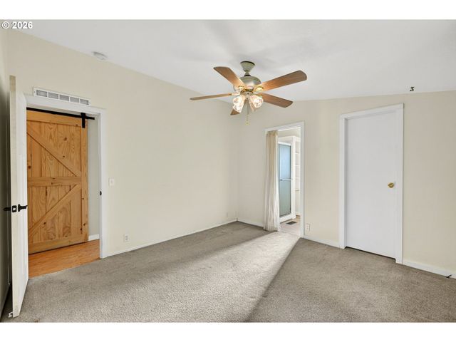 1691 Se CEDAR CREEK Pl, Gresham, OR 97080