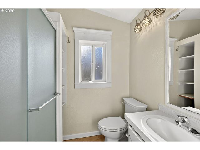 1691 Se CEDAR CREEK Pl, Gresham, OR 97080