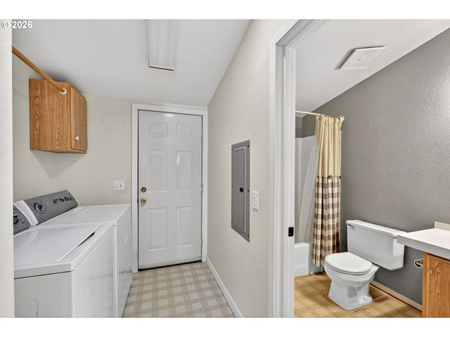 1691 Se CEDAR CREEK Pl, Gresham, OR 97080