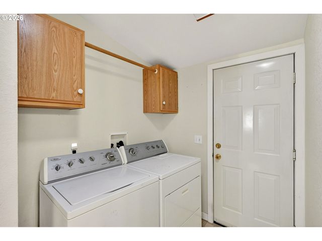 1691 Se CEDAR CREEK Pl, Gresham, OR 97080